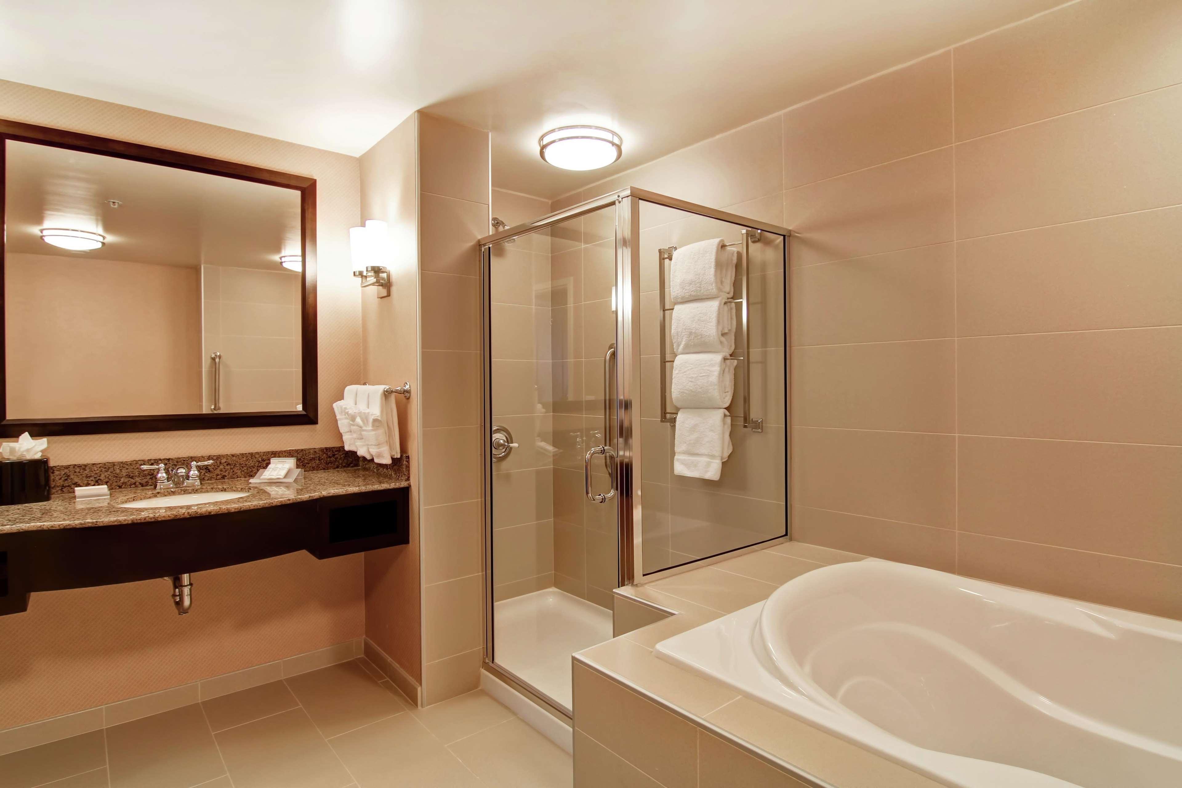 Hilton Garden Inn Woodbridge Eksteriør billede