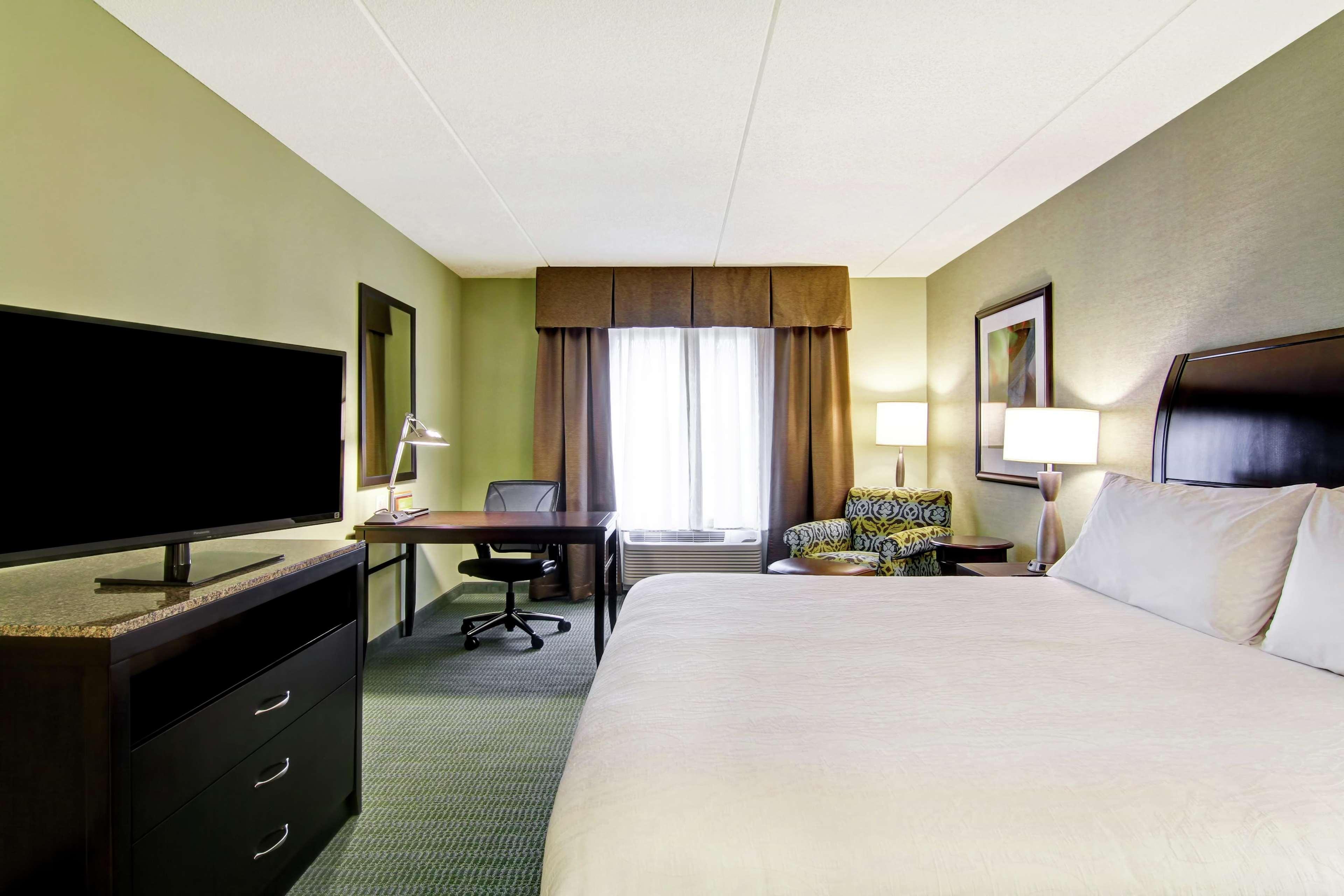 Hilton Garden Inn Woodbridge Eksteriør billede