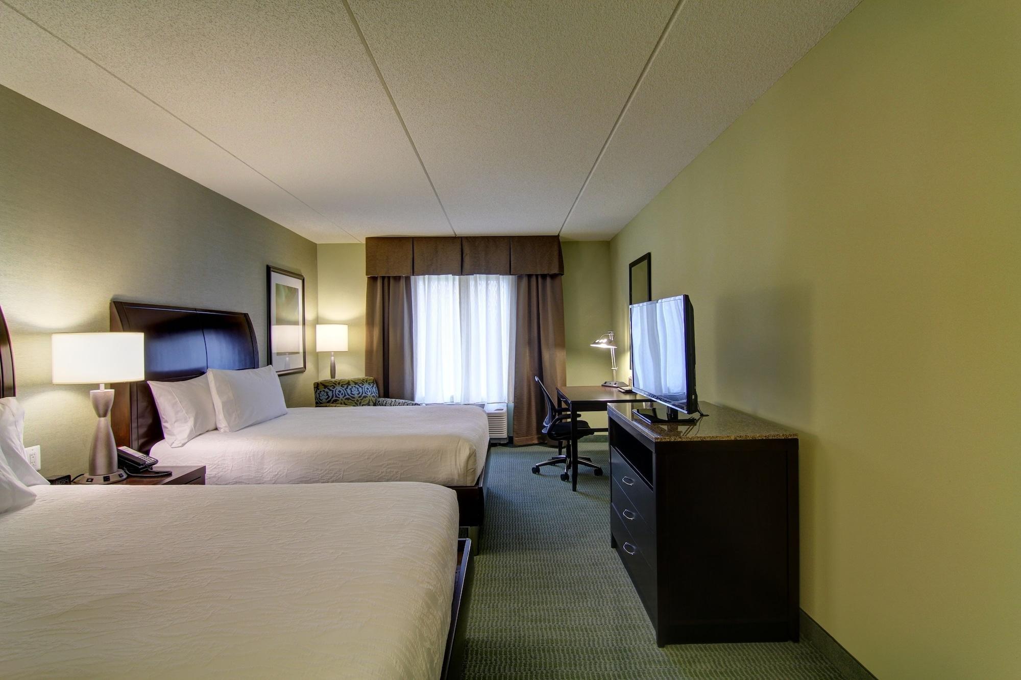 Hilton Garden Inn Woodbridge Eksteriør billede