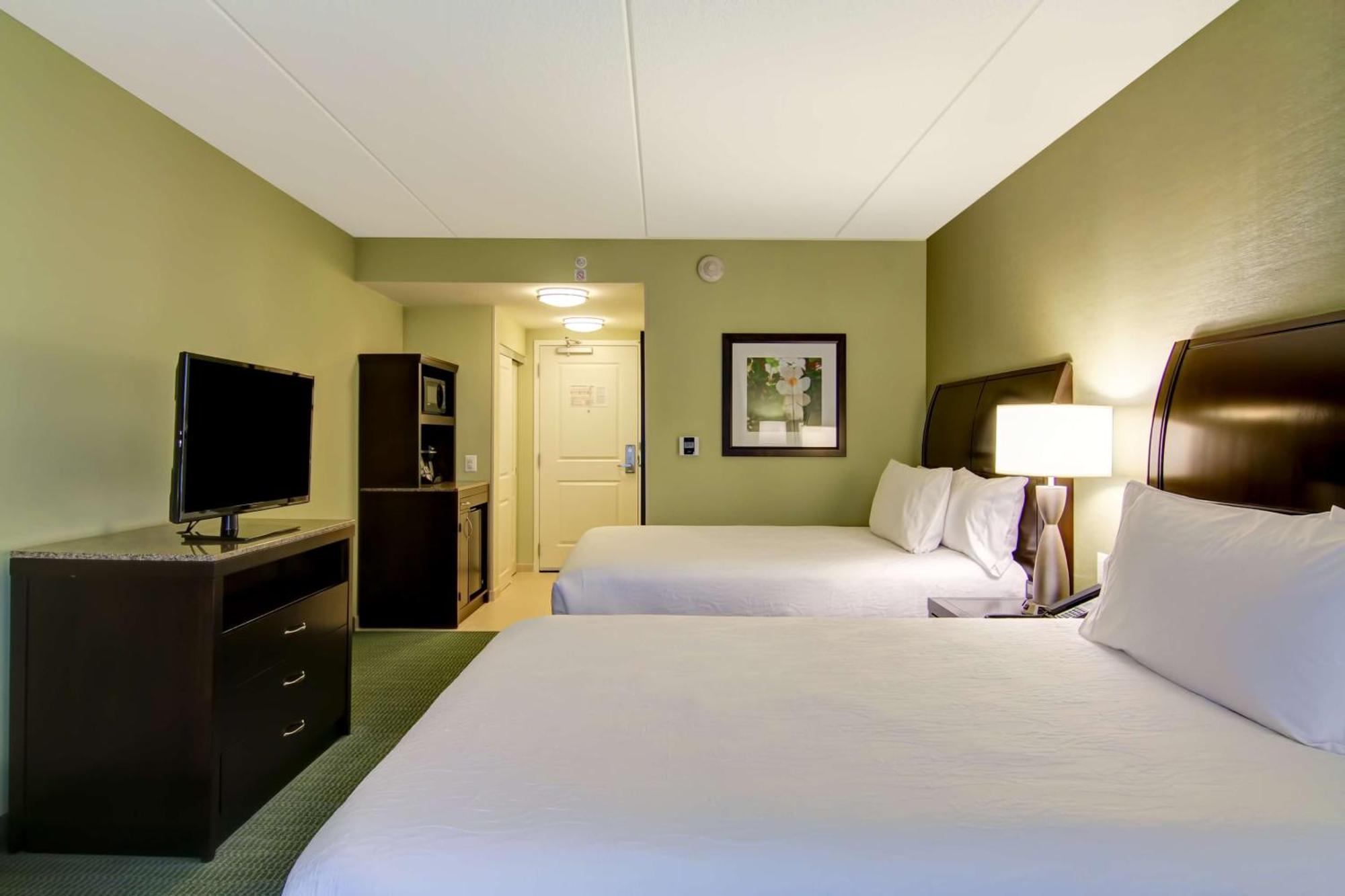 Hilton Garden Inn Woodbridge Eksteriør billede
