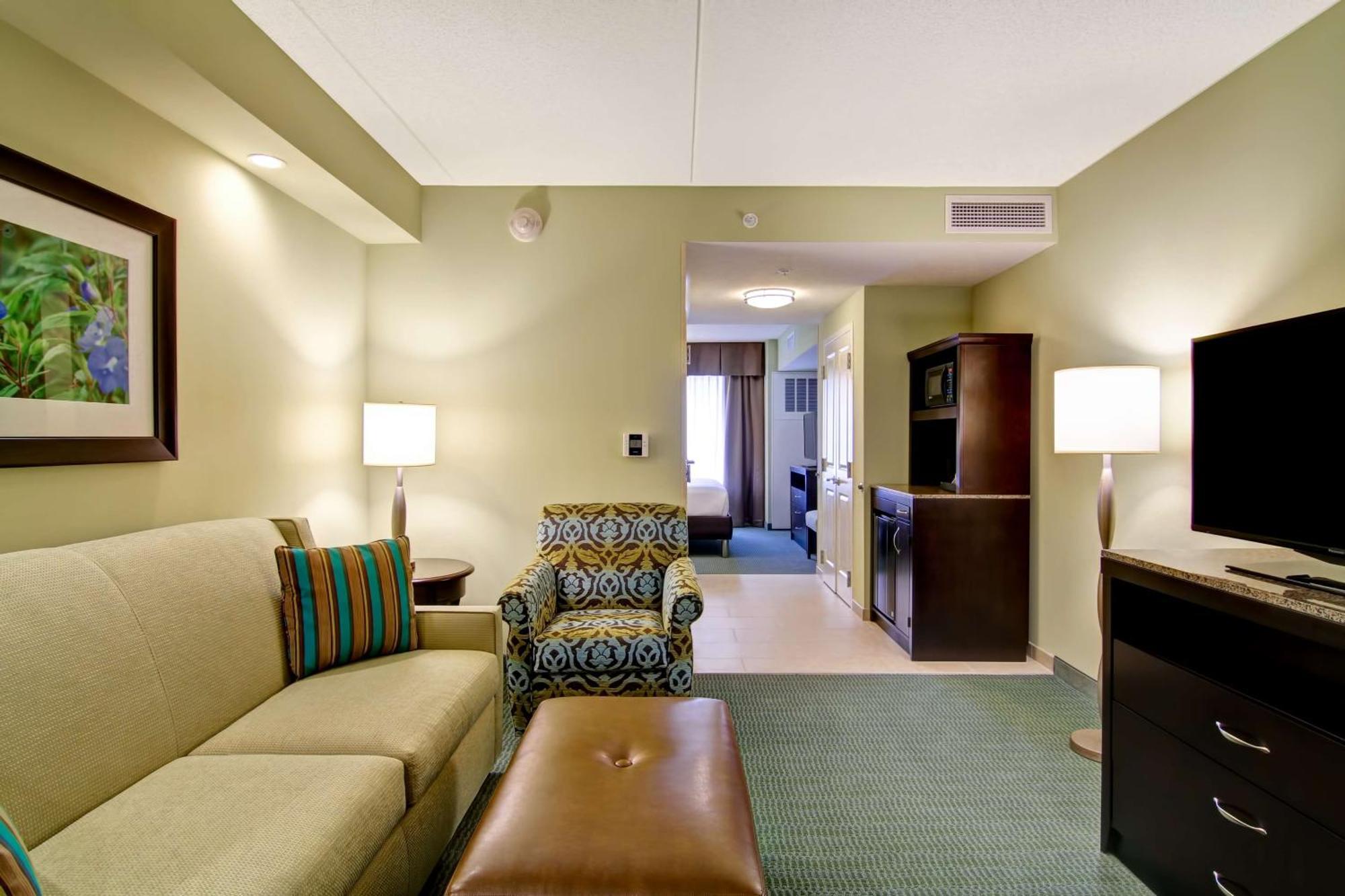 Hilton Garden Inn Woodbridge Eksteriør billede