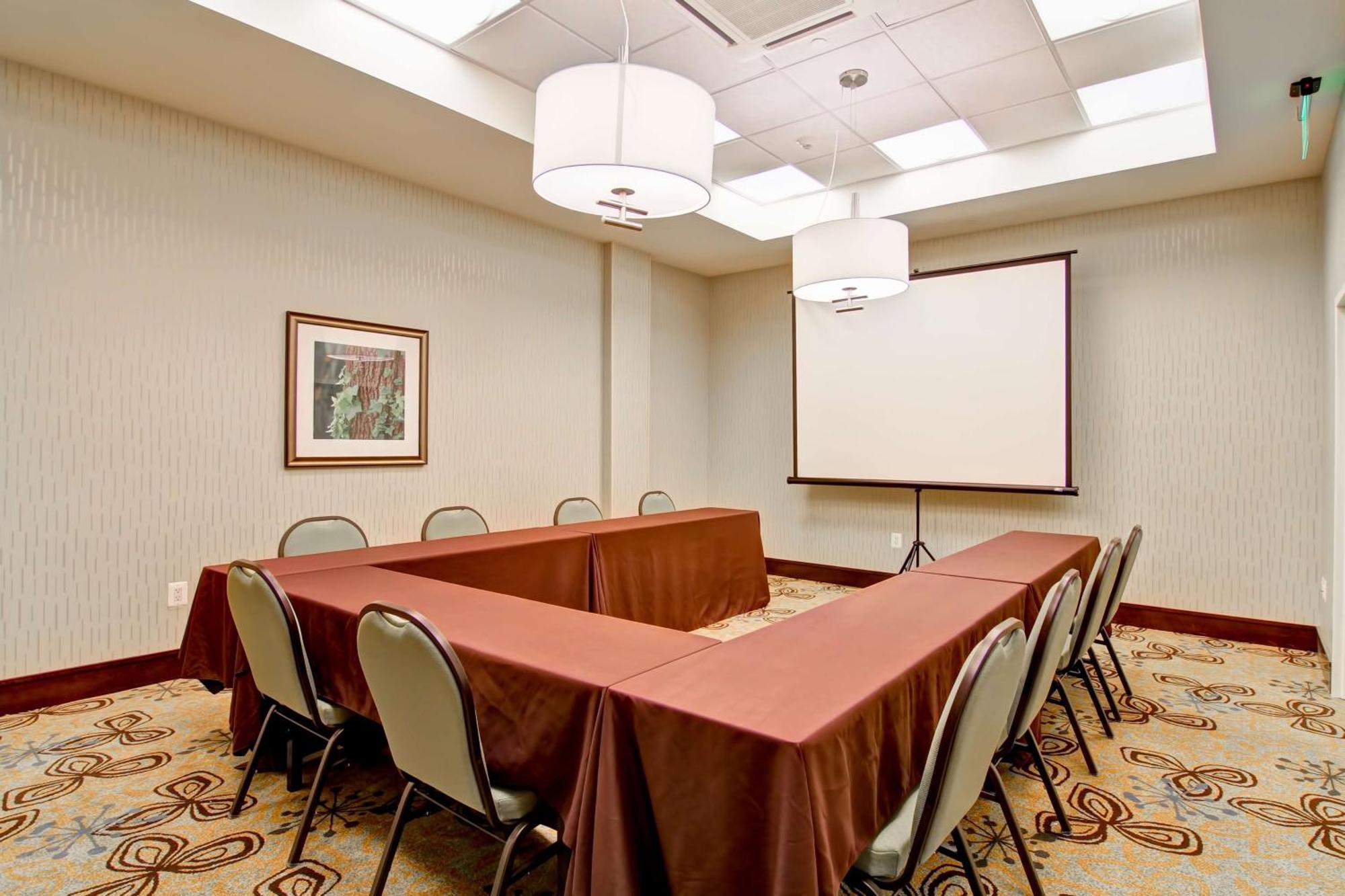 Hilton Garden Inn Woodbridge Eksteriør billede