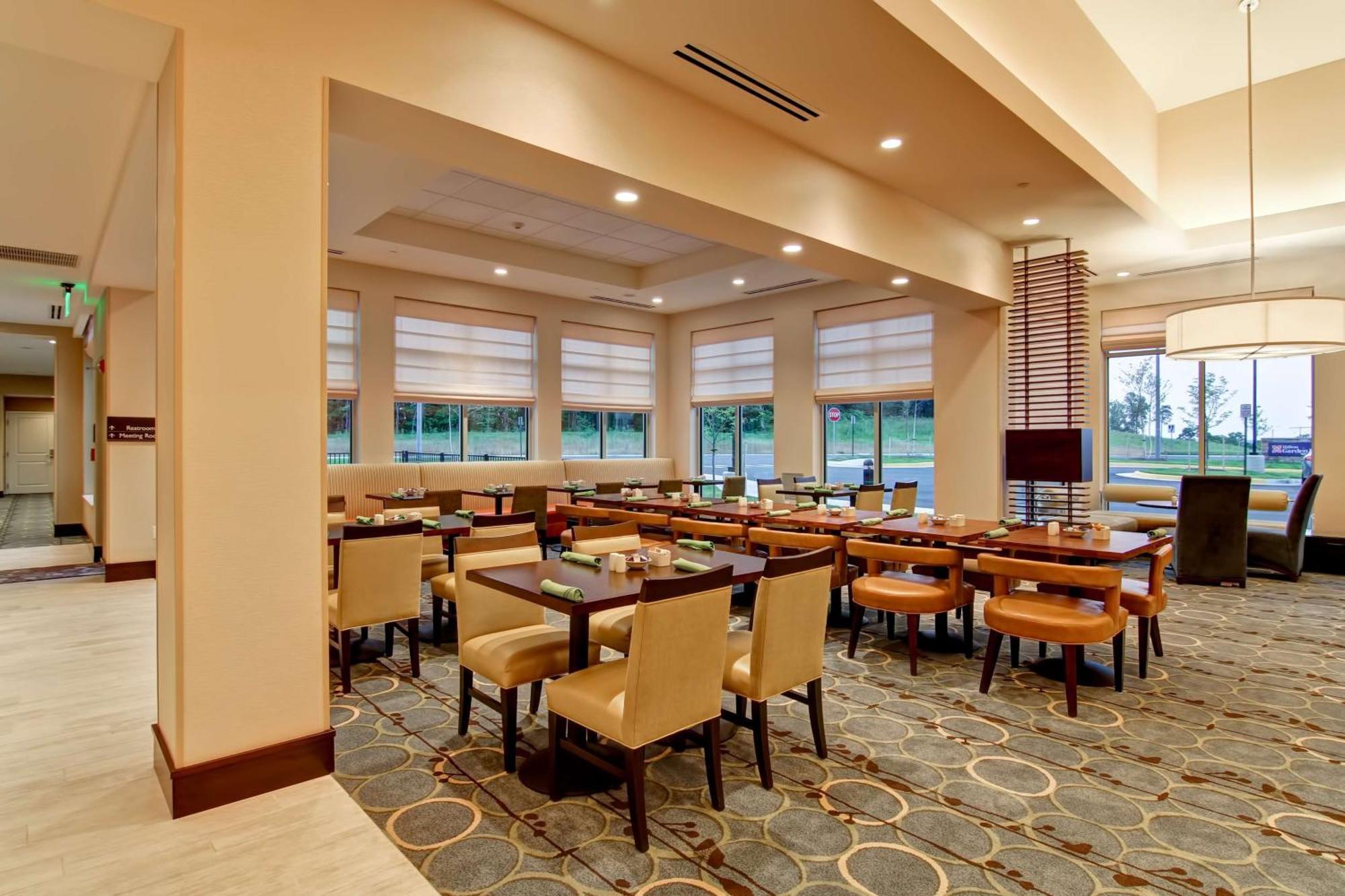 Hilton Garden Inn Woodbridge Eksteriør billede