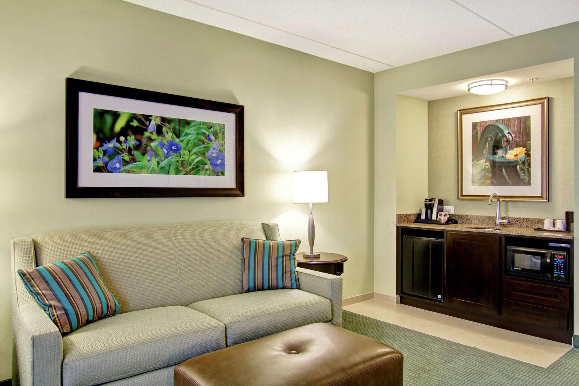 Hilton Garden Inn Woodbridge Eksteriør billede