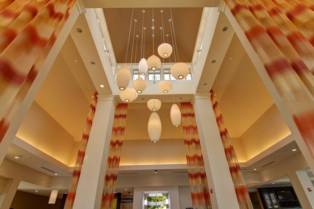 Hilton Garden Inn Woodbridge Eksteriør billede