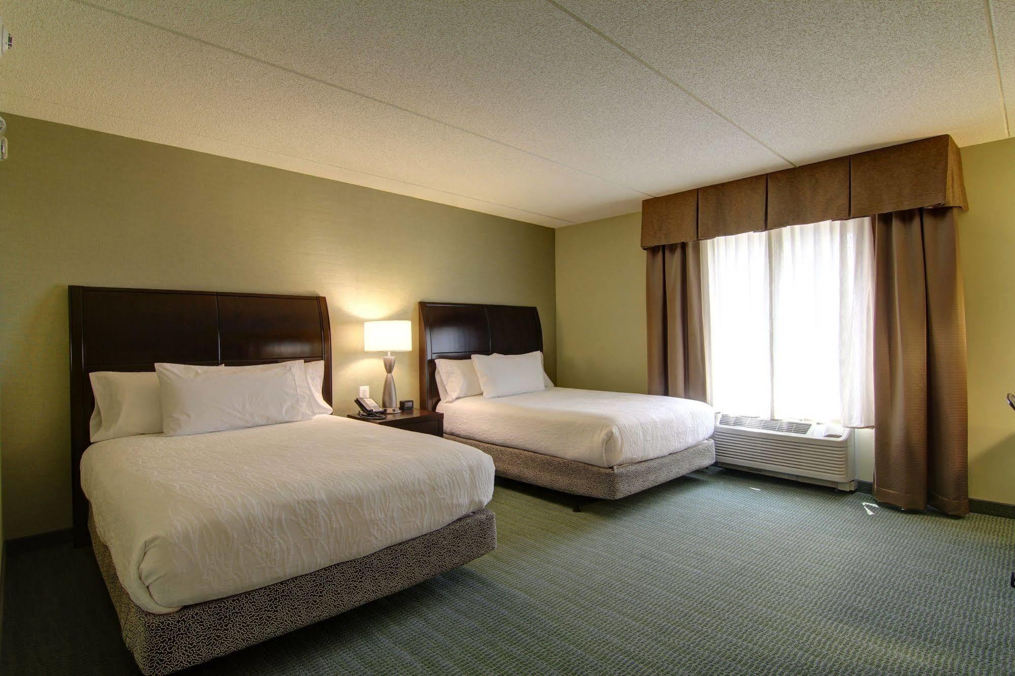 Hilton Garden Inn Woodbridge Eksteriør billede